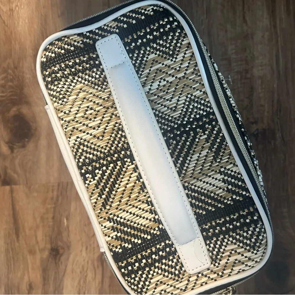 Handwoven Straw Bohemian Cosmetic Case 💫